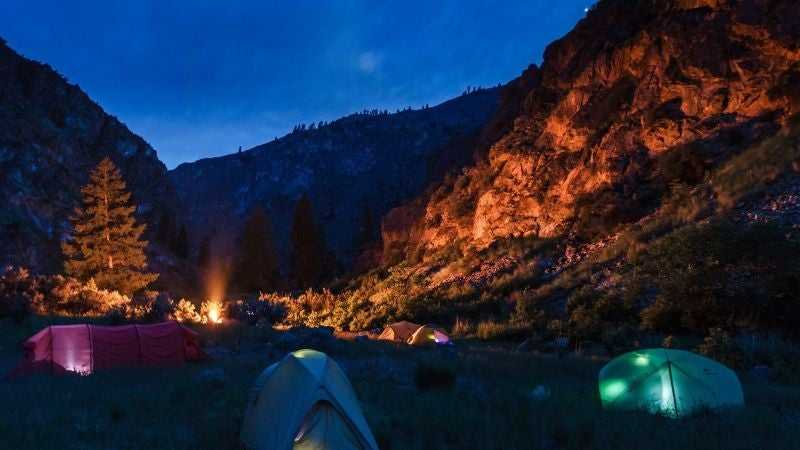 Low budget camping site near Boise, ID at night